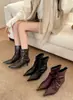 []2026 Otoño/Invierno Nueva Llegada Botas de Mujer con Punta Fina y Tacón de Aguja Moda Francesa Elegante Cremallera Trasera Botines Plisados