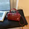 Bolsa Única com Textura Pequena Tote Bag para Mulheres Moda Primavera 2026 Bolsa Almofada Simples com Corrente para Ombro e Transversal