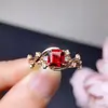 Anillo de Granate Rojo Natural Plata de Ley 925 Exquisita Incrustación Granate Completamente Transparente Piedra de Mujer Piedra Principal 6*6mm