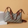 Bolso presbiteriano de carta bolso de alta gama hecho a mano bolso pequeño popular para mujer este año moda de lujo ligero retro hombro mensajero