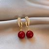 Elegantes Pendientes de Angora Rojo Estilo Socialité con Microincrustaciones de Perlas, Elegantes y de Moda Pinzas para Orejas en Forma de Mosquitero, Pendientes de Lujo Ligero y de Alta Gama