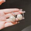 Pendientes de perla grande, elegantes, estilo retro francés, con aguja plateada para mujer, de alta calidad, estilo frío, exagerados, de moda.
