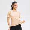 Empalme de Malla de Ángulo Recto de Manga Corta de Secado Rápido Deportivo para Correr Cuello Redondo Refrescante y Fresco Fino para Mujer Deportes al Aire Libre Modelo de Mujer