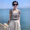 Camiseta de Punto de Manga Corta a Rayas con Cuello en U de Contraste para Mujer, Primavera y Verano, Casual de Gama Alta, Acortadora de Edad
