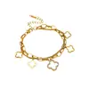 Pulsera de Acero Titanio con Trébol de Cuatro Hojas Incrustado de Diamantes de Alta Gama, Resistente al Desvanecimiento, Lujo Ligero, Versátil, Estilo de Nicho, Adecuada para Usar en la Ducha