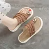 Sandálias de Solado Grosso com Bolinhas para Mulheres, Novo Estilo Primavera e Verão 2026, Sandálias Plataforma Slip-On da Moda para Uso ao Ar Livre