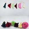 Venta al por mayor transfronteriza de bolas de papel de nido de abeja de colores, traje de Navidad, decoración del sitio de vacaciones, artesanías de papel grueso, bolas de nido de abeja