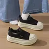 Cómodos zapatos casuales de plataforma nuevos de estilo coreano para otoño, con cordones, punta redonda, para aumentar la altura 2026 para mujeres, zapatillas para estudiantes bajitas con suelas gruesas
