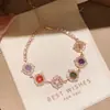 Pulsera Colorida de Circonita Estilo Dopamina Forma Geométrica de Alta Gama Versátil Pulsera para el Trabajo Diseño de Nicho Joyería de Mano para Mujeres