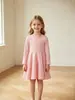 Nueva colección otoño 2026: Vestido infantil de estampado a cuadros estilo TikTok, disponible ahora, estilo Temu, vestido casual de manga larga europeo y americano