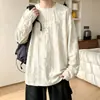 Camiseta de manga comprida com efeito lavado para homens, adequada para primavera e outono, com corte solto e relaxado, gola redonda, estilo americano moderno e pode ser usada como camada base