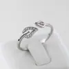 Moda de Comercio Exterior Exquisito Anillo Abierto con Diseño de Hoja Pequeña Microincrustada Anillo Ajustable Joyería de Nicho de Hoja para Mujeres