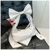 Bolso de Hombro para Mujer de Cuero con Cera de Aceite, Remaches y Lazo, Estilo Chica Caliente de Personalidad a la Moda Europea y Americana, Versátil
