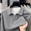 Camiseta de Manga Longa Falsa Duas Peças com Gola Tesoura para Homem, Nova Moda Casual Solta Versátil Outono 2026 Camisa Básica Masculina