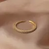 Anillo de Zirconia Incrustado con Diamantes para Mujer, Diseño de Nicho, Moderno, Único, Sencillo, Elegante, Versátil, Lujo Ligero, Anillo de Dedo Índice de Gama Alta