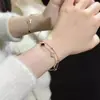 Pulsera de Trébol para Mujer Estilo Coreano de Moda Estilo Ins Pulsera de Ágata Sintética Moderna Versátil Joyería de Nácar de Alta Gama
