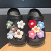 Nuevos dijes para zapatos de flor de hilo, Flores de punto mullido tipo pompón, Set de accesorios desmontables para pantuflas