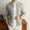 Cárdigan de Punto con Estampado Estilo Old Money para Hombre y Chaqueta Suéter con Cuello Solapa Simple de Otoño para Hombres de Mediana Edad, Moderno