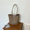 Bolso de mano con patrón tejido para mujer 2026 nuevo de moda verano retro para ir al trabajo bolso de hombro único bolso cubo de gran capacidad bolso tote
