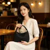 Bolso de Mujer con Acabado de Alta Gama, Bolsa para Lonchera, Diseño de Nicho, Estilo Otoño e Invierno, Material Mate, Bolso de Hombro, Bolso Tejido, Bolso de Mano