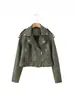 Fábrica de origen transfronteriza chaqueta de cuero PU retro para otoño/invierno 2026 con solapa única, cierre diagonal y cinturón