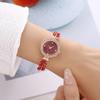 Explosiones transfronterizas fábrica directa nueva moda reloj pulsera diamantes hojas para mujer estudiante reloj para mujer