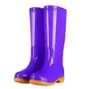 Botas de chuva de algodão com forro de fleece antiderrapante de cano alto, galochas de borracha impermeáveis, botas de água tipo slip-on para mulheres, botas quentes de inverno para cozinha para adultos
