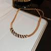 Juego de Joyería Medieval Vintage Aguja de Plata Goteo de Aceite Torcido Geométrico Aretes Collar Retro de Alta Gama Producto de Lujo Accesible