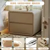 Mesita de noche de madera maciza cuidadosamente seleccionada para uso doméstico en el dormitorio, nuevo estilo crema, simple y lujosa, sensación de alta gama, pequeño armario de almacenamiento para mesita de noche