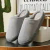 Zapatillas de lana para parejas, zapatos cálidos, antideslizantes, de terciopelo, de algodón y otoño, venta al por mayor de fábrica