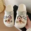 Em estoque. Entrega rápida.: Tamancos de Urso Morango Charms de Sapato Fofos Menina de Desenho Animado Acessórios DIY Enfeites Decorativos de Resina