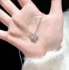 Collar de Trébol Brillante para Mujer, Colgante de Lujo Ligero de Alta Gama, Nuevo Modelo 2026, Diseño Exquisito de Nicho, Cadena para Clavícula Personalizable