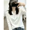 Elegante camiseta de algodón con cuello en V y manga larga de copo de nieve para mujer, top abotonado moderno y chic, camiseta básica de talla grande para principios de otoño