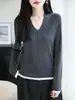 Suéter de punto de estilo lujo ligero con bloques de color, cuello en V, efecto dos piezas, para mujer, elegante, adelgazante, versátil y moderno