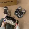 Tênis de corrida outdoor estilo coreano para o outono, com sola grossa, blocos de cor, 2026, tênis "dad shoes" para mulheres, novo design moderno com cadarço