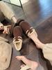 Los nuevos zapatos de algodón de suela gruesa con forro polar cálido para invierno 2024 hebilla Bocken botas de nieve zapatos de algodón tipo guisante para mujer marea de mujer