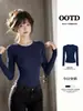 Camiseta base azul marinho de gola redonda e manga longa para mulheres, novo estilo coreano de outono, slim fit, top T-shirt valorizador, look estiloso para mulheres maduras