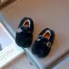 Zapatos de Algodón con Felpa de Dibujos Animados de Moda para Niñas 2026 Otoño/Invierno Nuevos Zapatos Peludos Lindos Mocasines Versátiles y Elegantes para Niñas