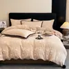 Conjunto de Cama de Lã de Leite Espessa de Inverno Quatro Peças Lençol Completo Aveludado Embossado Pelo de Coelho Estilo Pom-Pom Conjunto de Três Peças Estilo Lençol com Elástico
