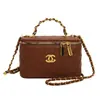 Bolsa de Mão Acolchoada de Nicho Bolsa Saco para Mulheres 2026 Novo Estilo Inspirada em Chanel Bolsa Caixa Moda Bolsa Transversal com Corrente no Ombro
