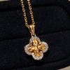 Colar de trevo de quatro folhas com recorte estilo retrô francês, moderno, leve, luxuoso, requintado, versátil, elegante, corrente de clavícula de alta qualidade para mulheres