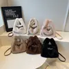 Bolso de mano pequeño y mullido más vendido para otoño e invierno para mujer, nuevo bolso cruzado versátil de moda 2026, bolso de felpa súper popular