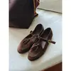 Mocasines de cuero con borla estilo británico para mujer, zapatos planos poco profundos de puntera redonda con tachuelas, zapatos Mary Jane planos casuales versátiles