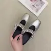 Zapatos Planos para Mujer, Estilo Slip-On Cuadrado Negro, Frescos y Elegantes, Nuevo Modelo de Verano con Cadena Gruesa y Remaches, Mules Planos, Piel Suave, Para Uso en Exteriores, Estilo Slip-On