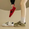 Zapatillas de lona para mujer estilo coreano de suela plana, zapatos casuales con cordones, nuevo patrón de estrella versátil de tela Otoño 2026