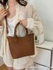 Bolsa de mão de grande capacidade Cross-Border, novo estilo de verão, bolsa de balde de seixos para sogra, bolsa simples e moderna de um ombro, bolsa transversal para mulheres
