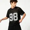 Camiseta de malla negra transpirable transparente con estampado retro del número 98, corte holgado, cuello redondo, camiseta base deportiva de manga corta