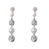 Brincos de Franja com Bola de Pérola e Zircônia Versáteis de Luxo Leve de Alta Qualidade para Mulheres, Brincos Personalizados Exquisitos da Moda Super Brilhantes Atacado