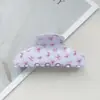 Novo Prendedor de Garra Listrado Colorido Fashionable High-End Presilha Yuanbao para Cabelo Grampo de Tubarão para Coque na Parte de Trás da Cabeça Acessórios de Cabelo para Mulheres