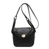 Bolso popular para multitudes pequeñas de este año 2024 nuevo bolso de mujer casual para combinar con todo bolso bandolera ins bolso cubo portátil de color sólido